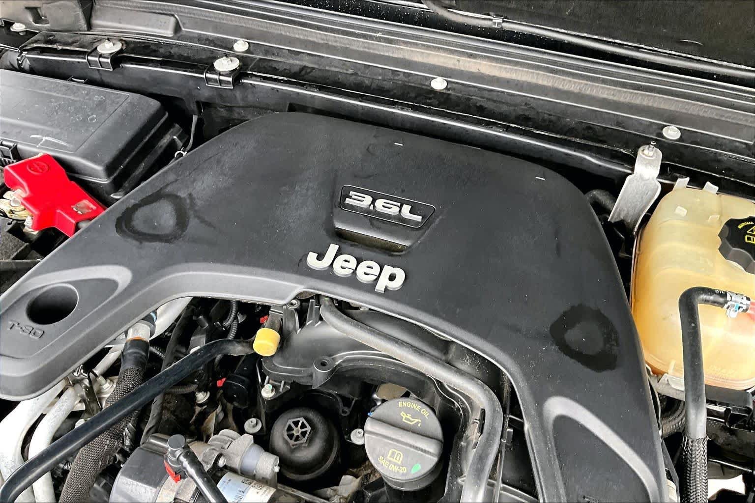 Used 2020 Black Clearcoat Jeep Sahara image 35