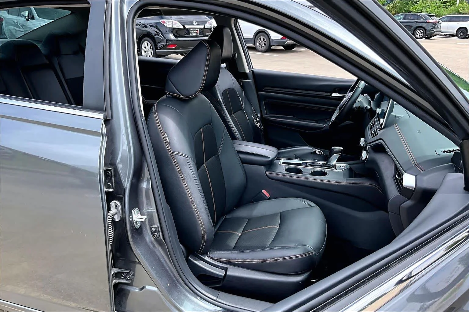 Used 2022 Gun Metallic Nissan 2.5 SR image 8