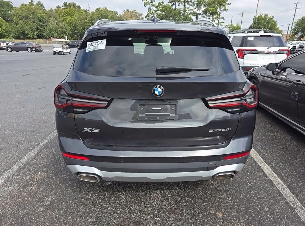 Used 2023 Gray BMW sDrive30i image 3