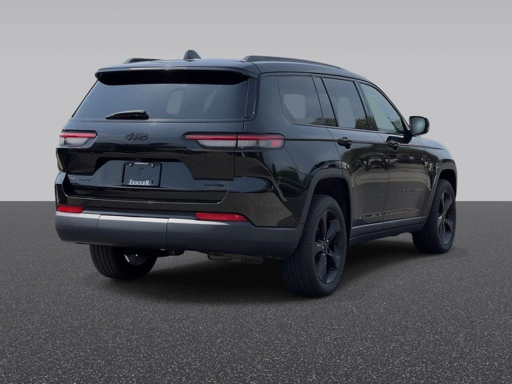 Used 2023 Black Jeep Limited image 3