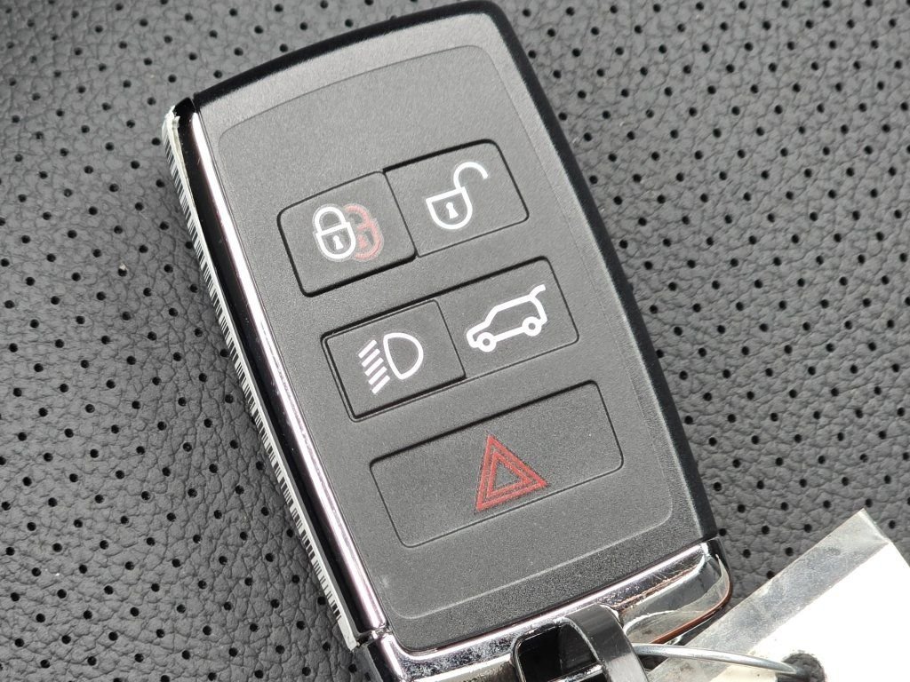 New 2025 Eiger Grey Land Rover S image 42