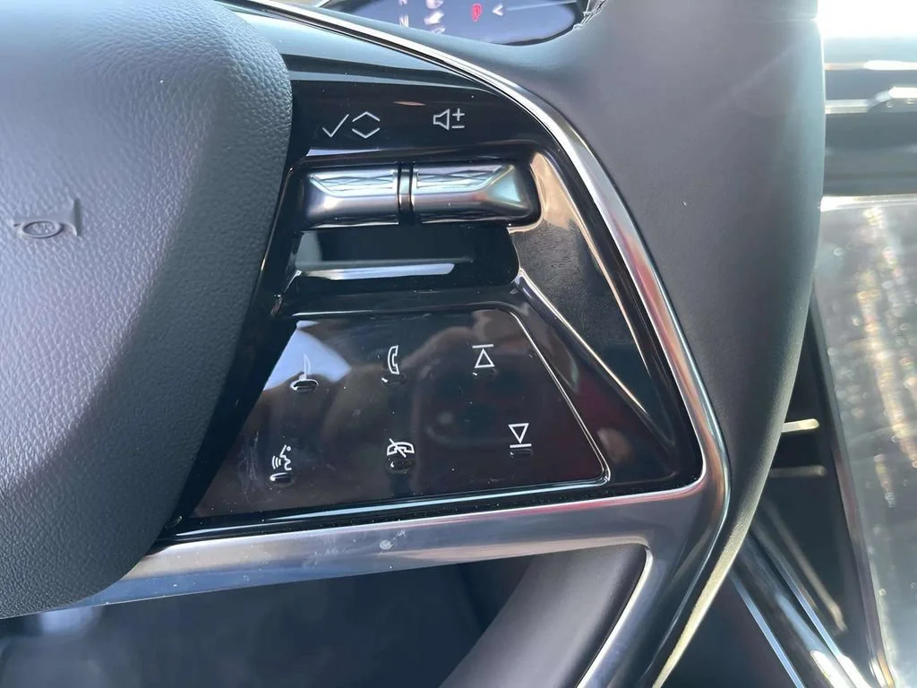 2025 Cadillac Escalade IQ Sport 1 - Photo 39