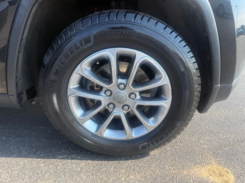 Used 2015 Brilliant Black Crystal Pearlcoat Jeep Limited image 58