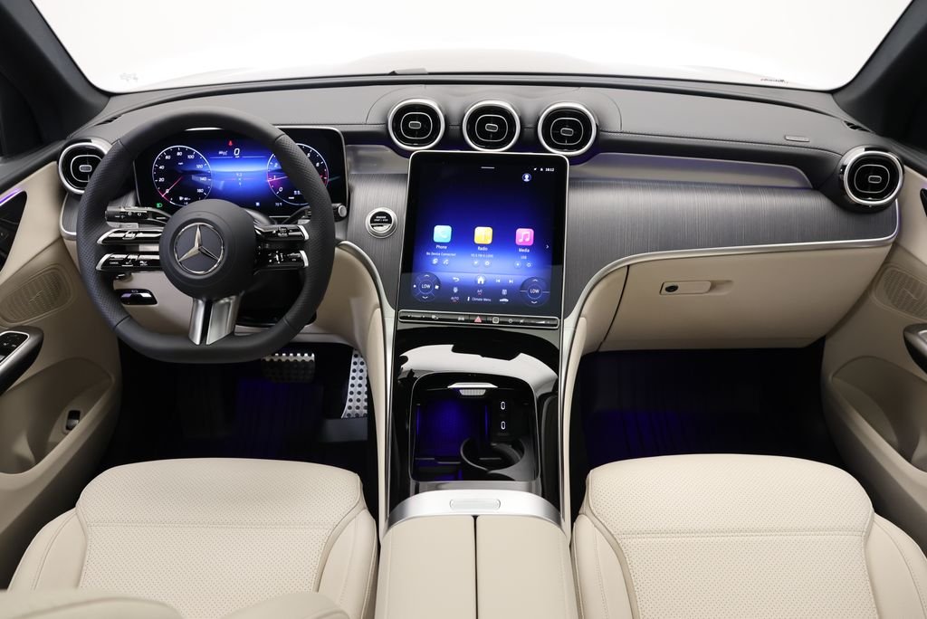 Used 2027 Graphite Grey Metallic Mercedes-Benz GLC 300 image 18