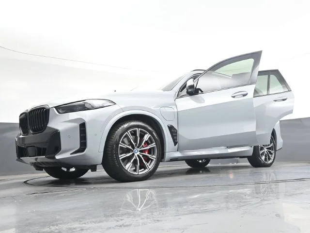Used 2024 Gray BMW xDrive50e image 43