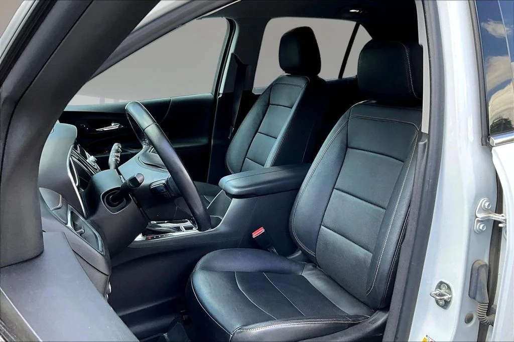 Used 2021 Summit White Chevrolet Premier image 20