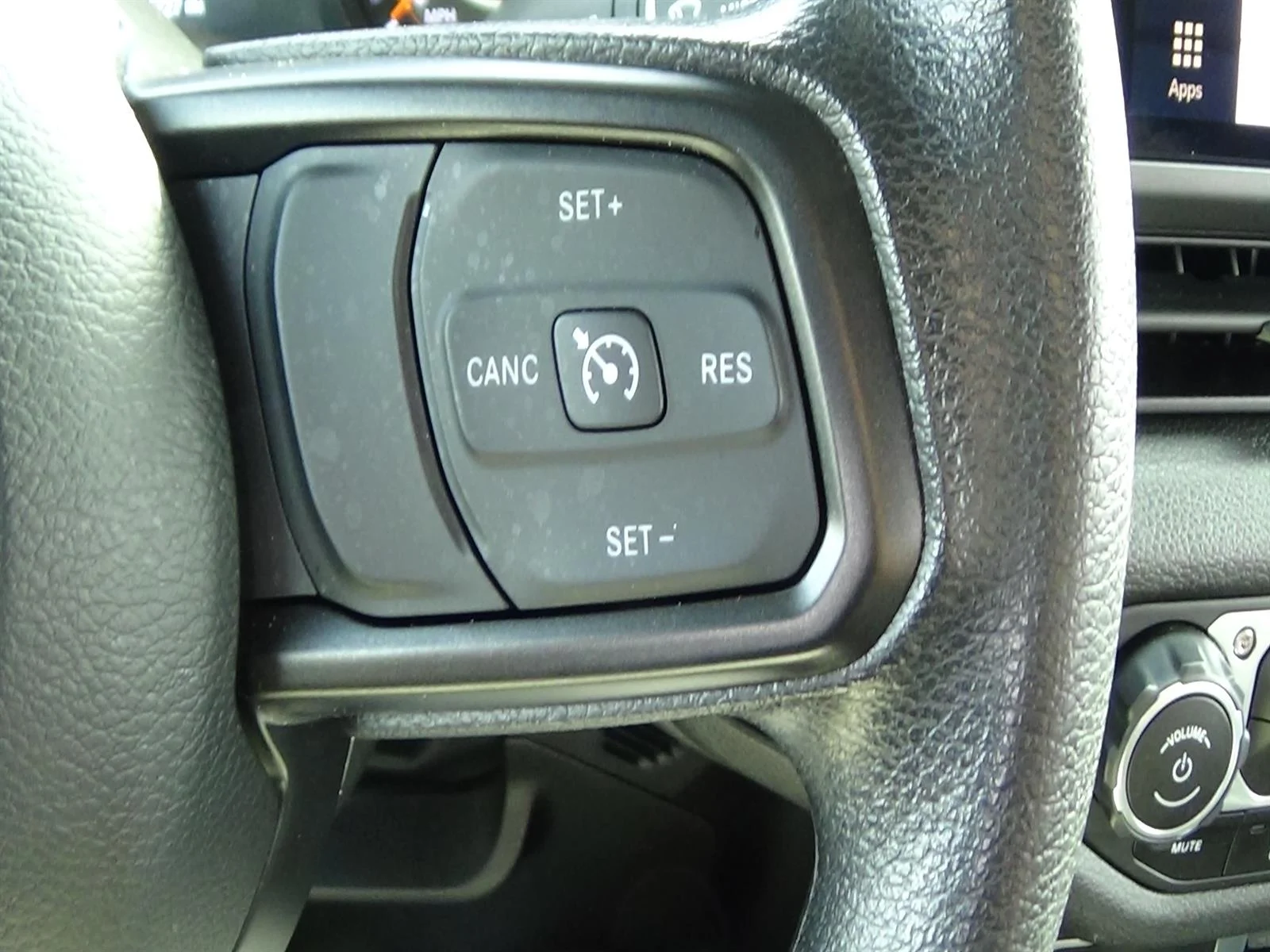 Certified Used 2025  Jeep Sport image 18