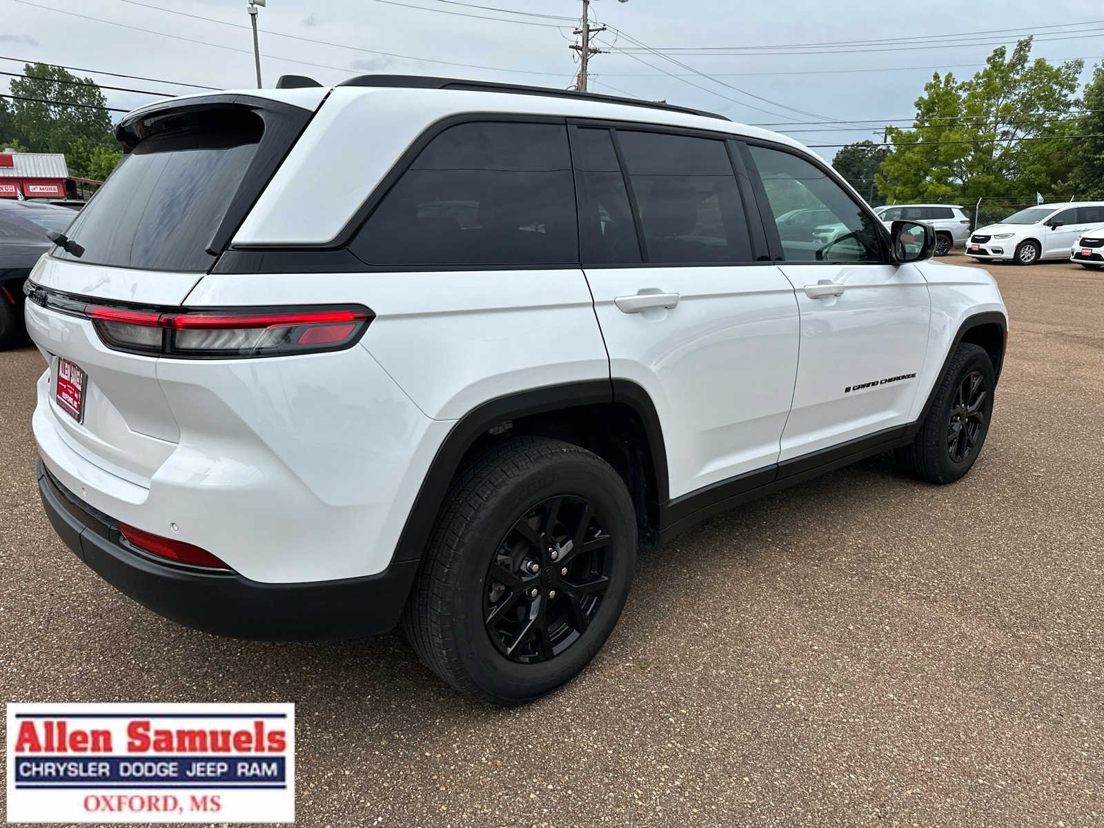 Certified Used 2025 Bright White Clearcoat Jeep Altitude image 3