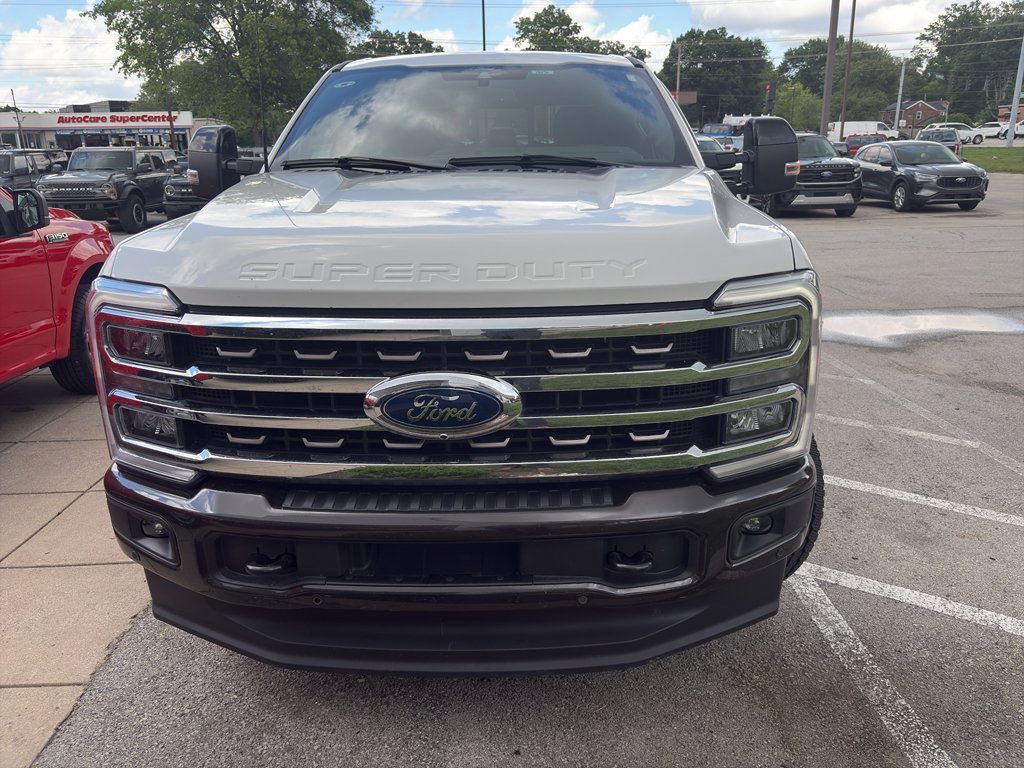 Used 2024  Ford King Ranch image 3