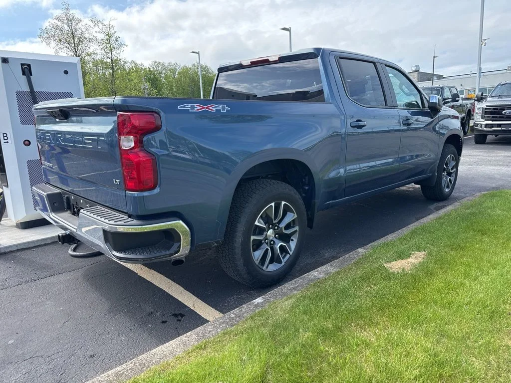 Used 2024 Blue Chevrolet LT image 5