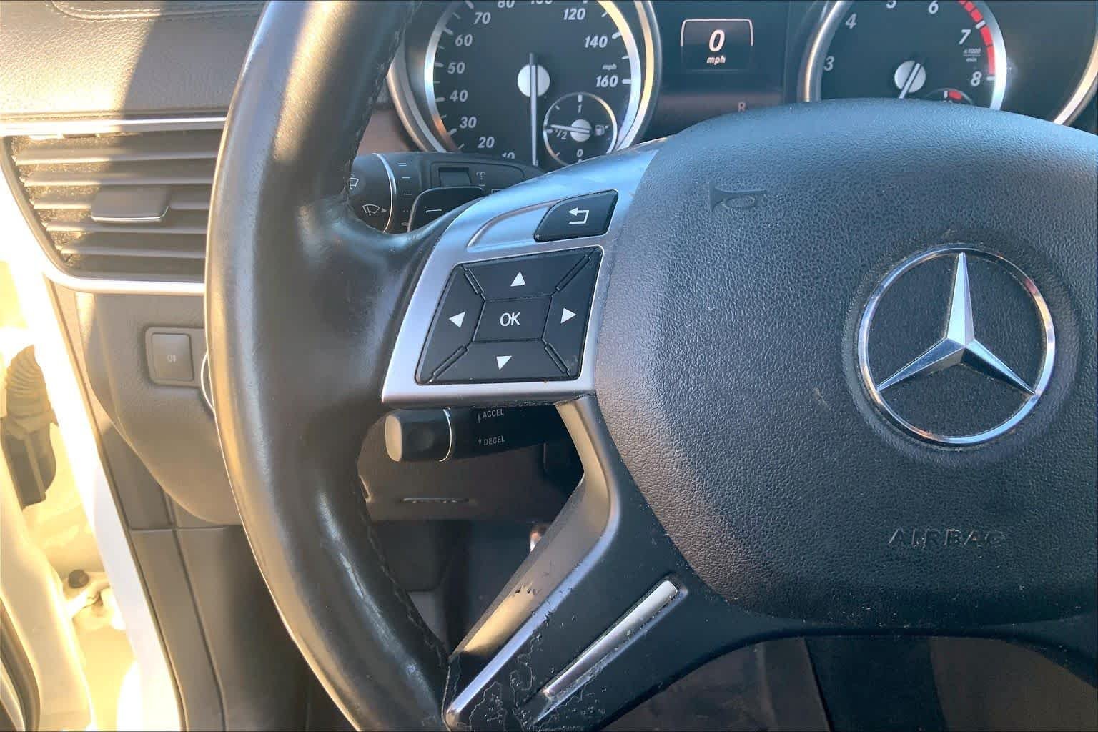 Used 2015 Polar White Mercedes-Benz ML 400 image 24