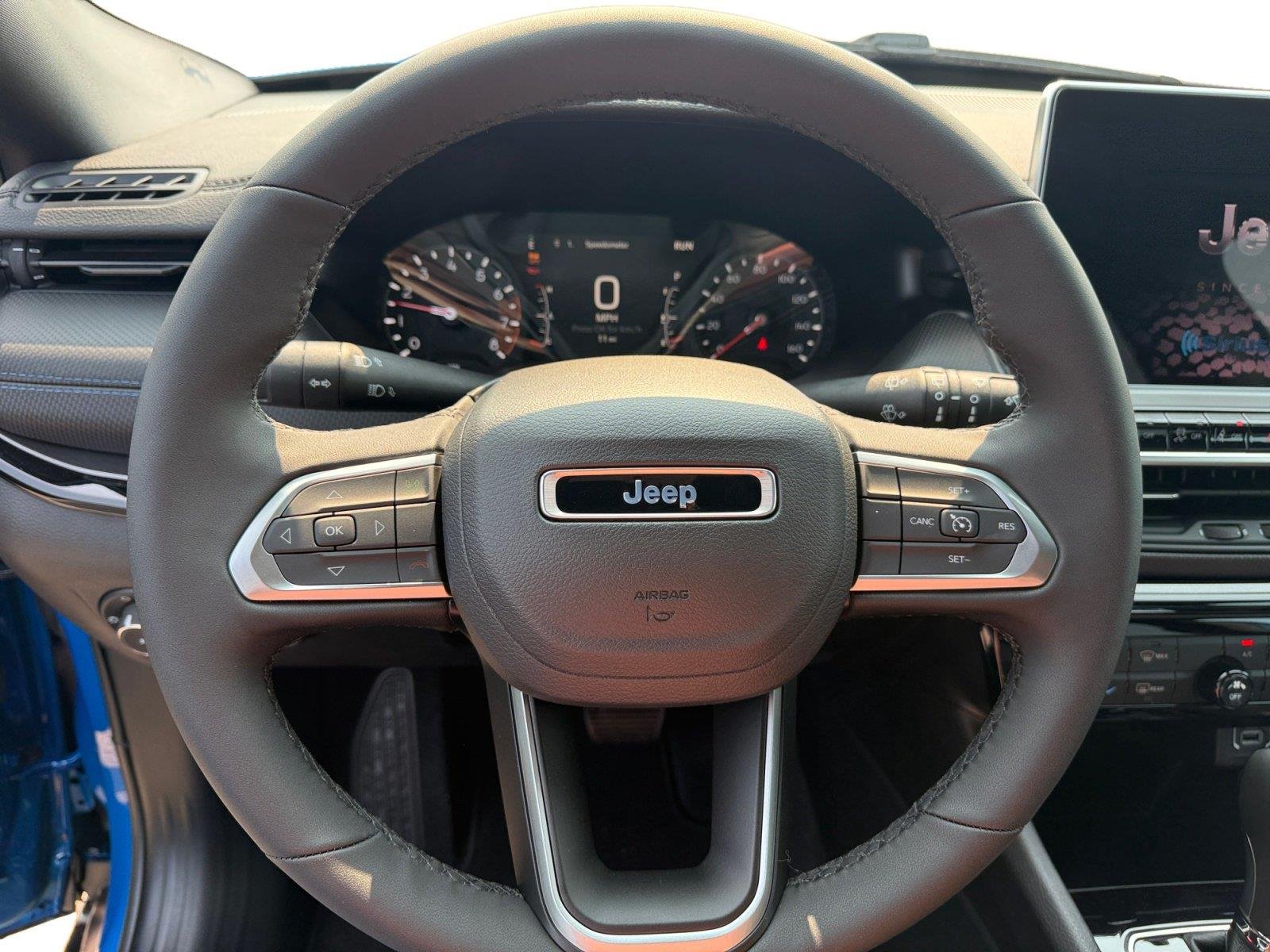 New 2026 Hydro Blue Pearlcoat Jeep Latitude Altitude image 13