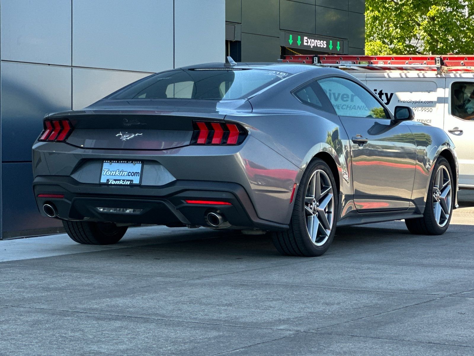 Used 2024 Gray Metallic Ford EcoBoost image 3