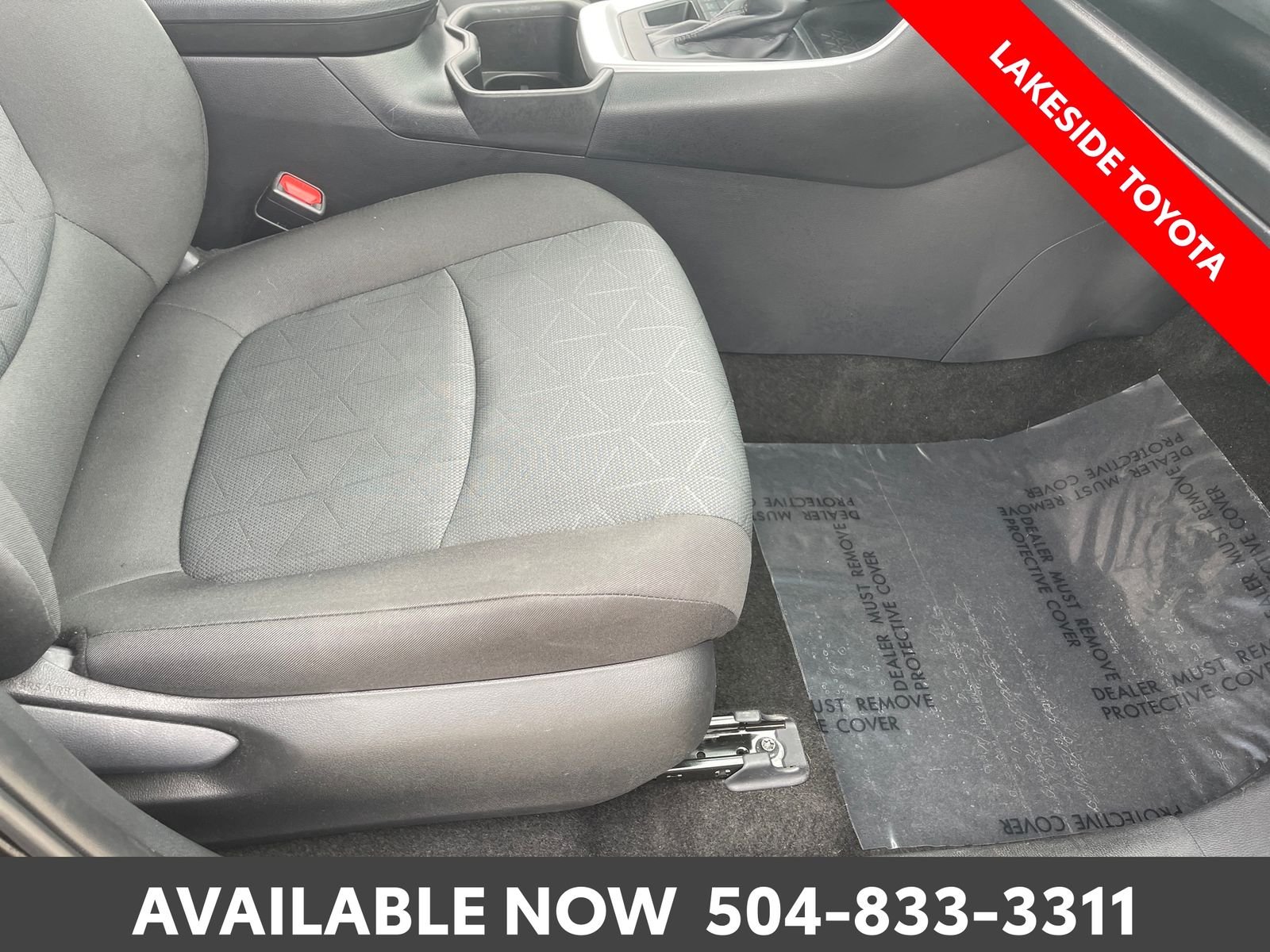2024 Toyota RAV4 XLE - Photo 16