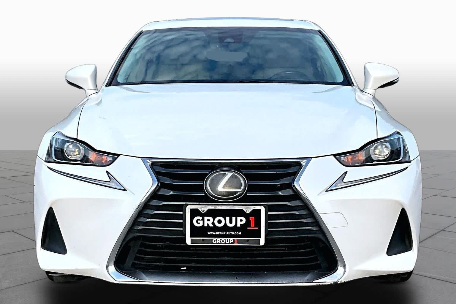 Used 2018 Eminent White Pearl Lexus  image 4