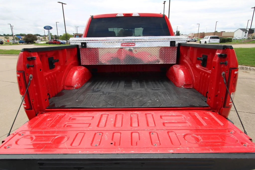 Used 2015 Red Ford XLT image 13