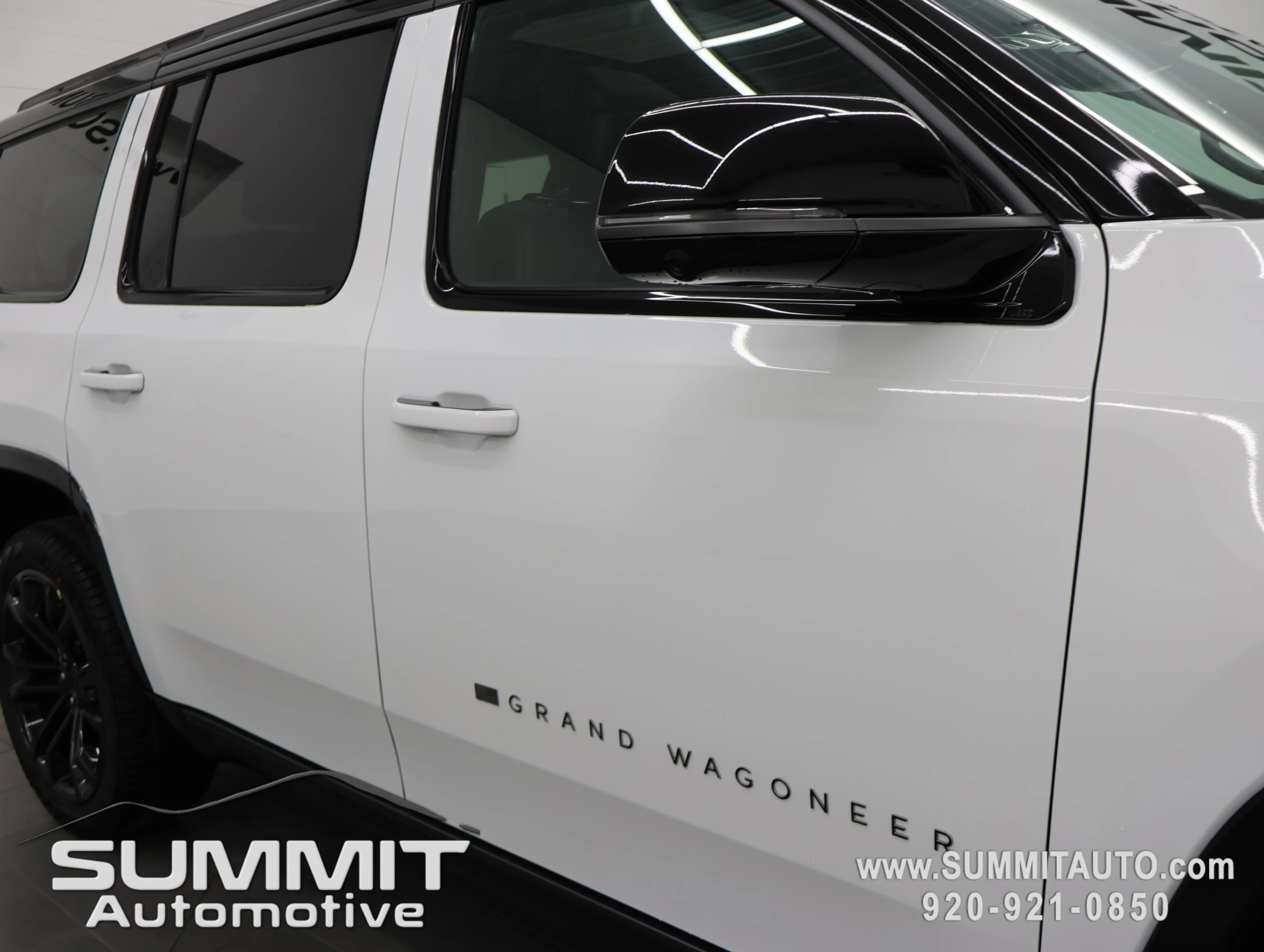 New 2026 Bright White Clear-Coat Exterior Paint Jeep Summit Obsidian image 29