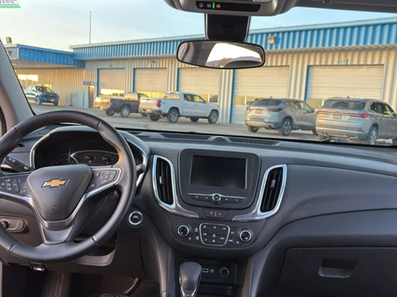 Used 2024 Summit White Chevrolet LT image 13