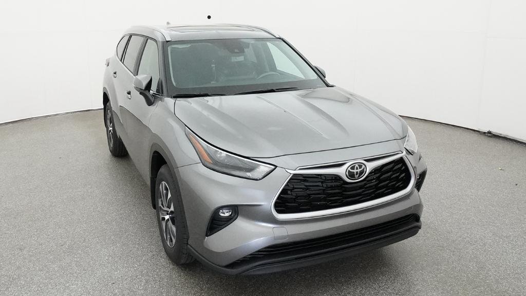 New 2026 Heavy Metal Toyota XLE image 14