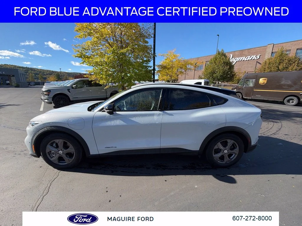 Used 2023 White Metallic Ford Select image 8
