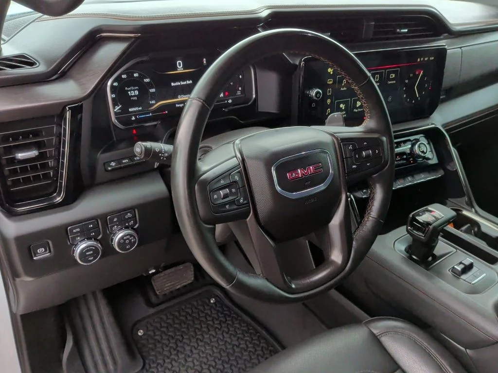 Used 2024 White GMC AT4 image 15