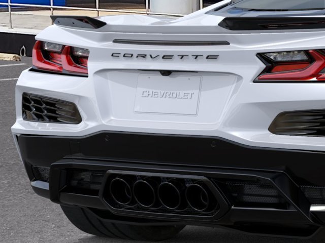 New 2027 Arctic White Chevrolet 2LT image 14
