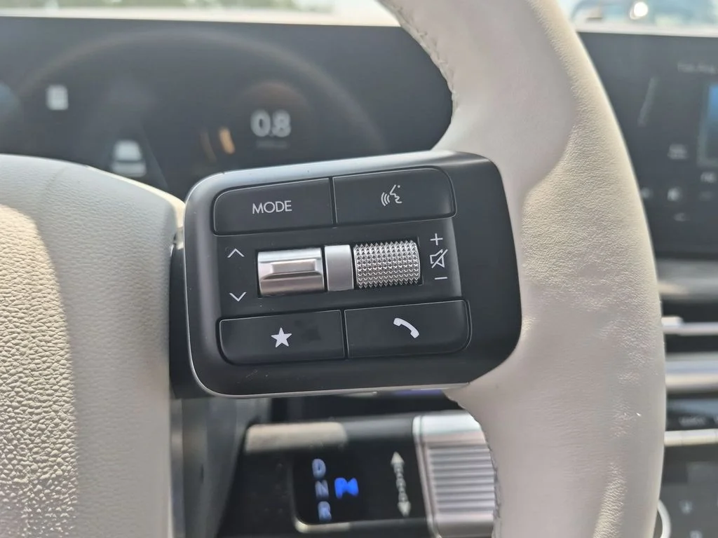 Used 2024 White Hyundai Limited image 19