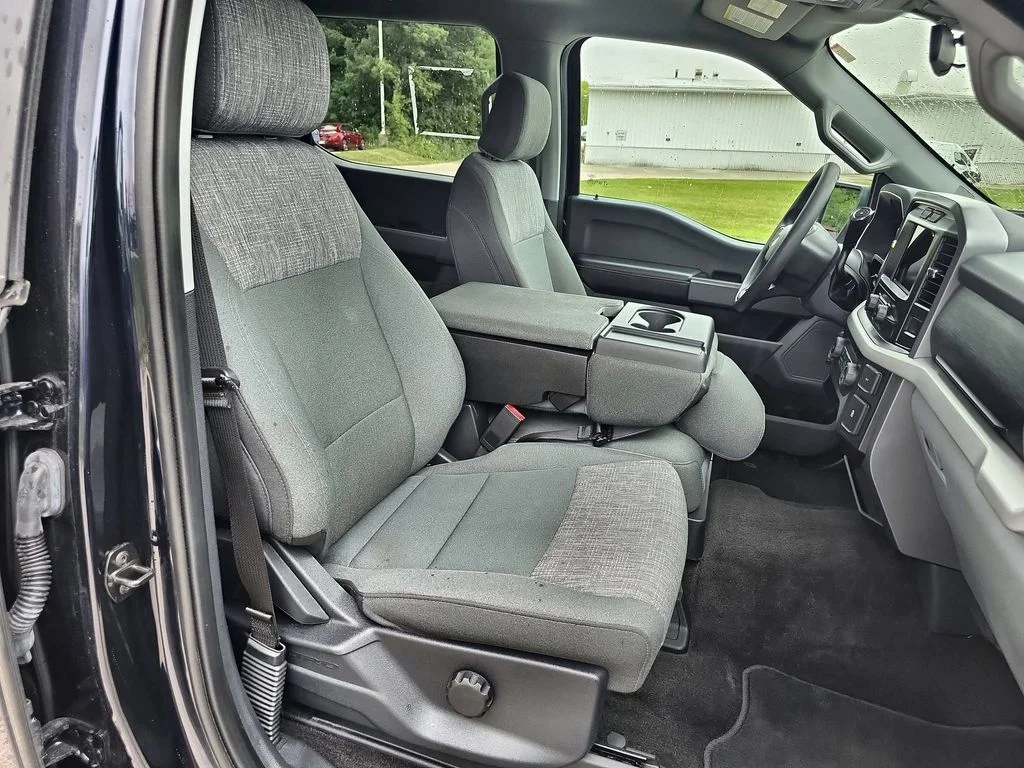 Used 2023 Blue Ford XLT image 29