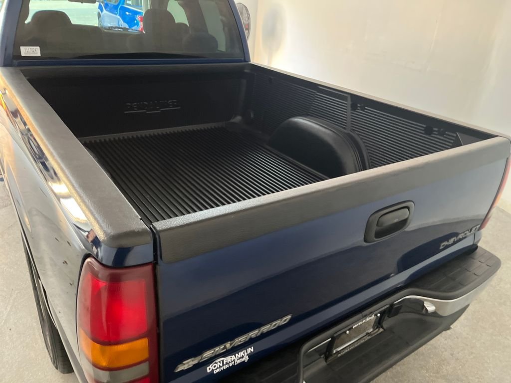 Used 2000 Dk. Chevrolet LS image 4