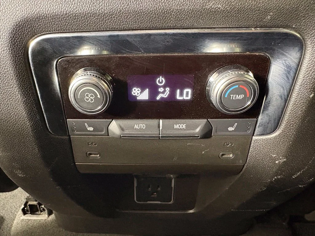 Used 2025 Silver GMC Denali image 41