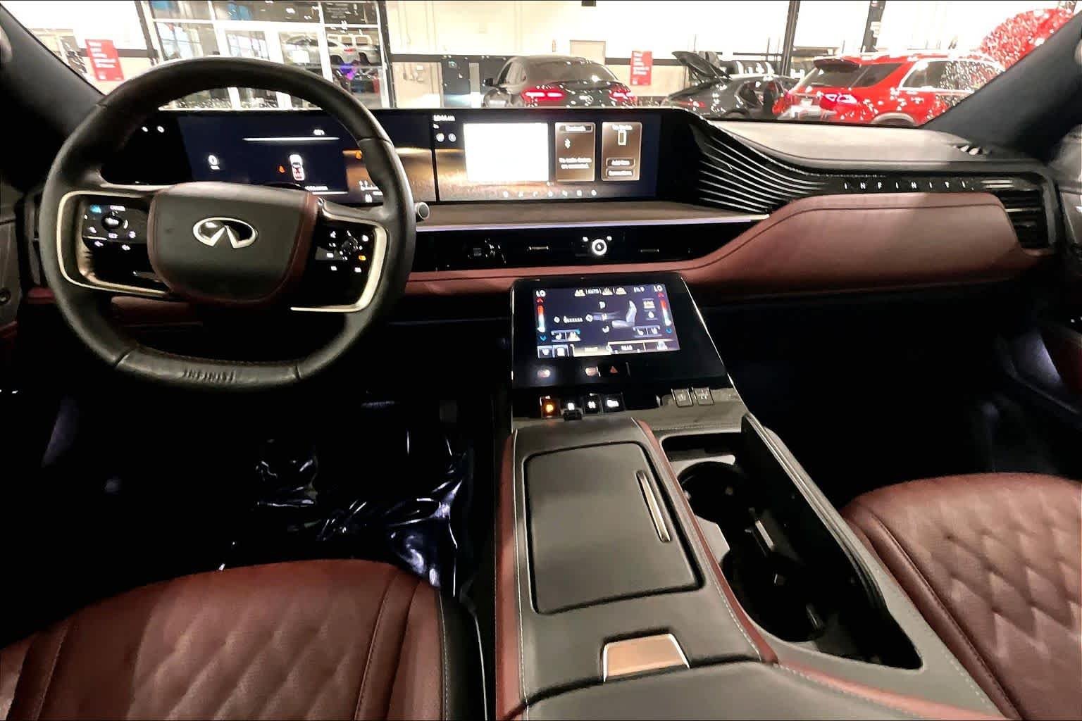 Used 2025 Dynamic Metal/Black Obsidian INFINITI AUTOGRAPH image 14