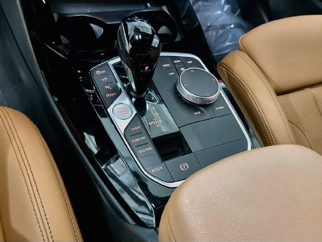 Certified Used 2024 White BMW sDrive30i image 13