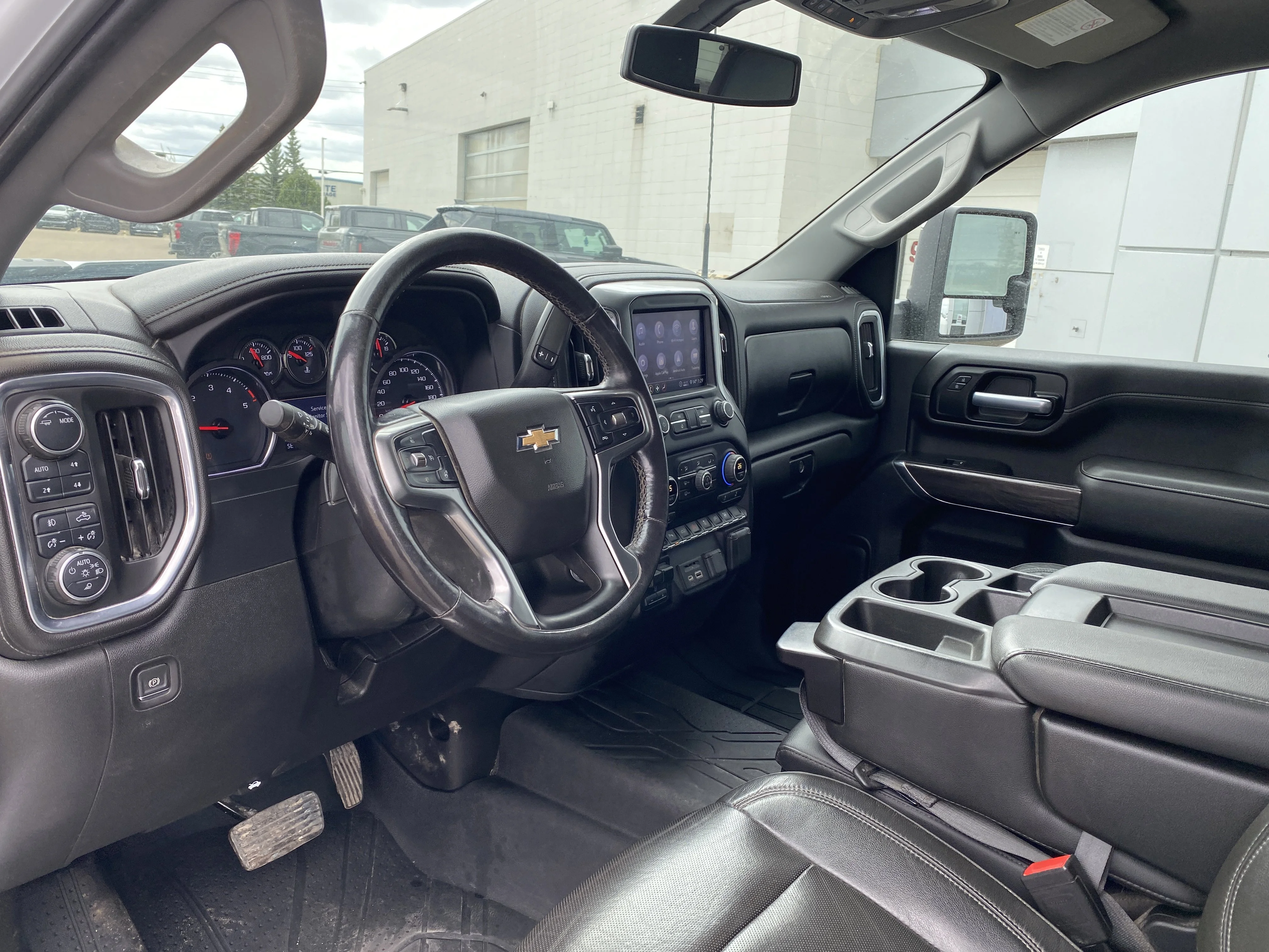 Certified Used 2020 Summit White Chevrolet LTZ Crew Cab  * DUALLY * LEATHER INTERIOR * TOW PACKAGE * image 9