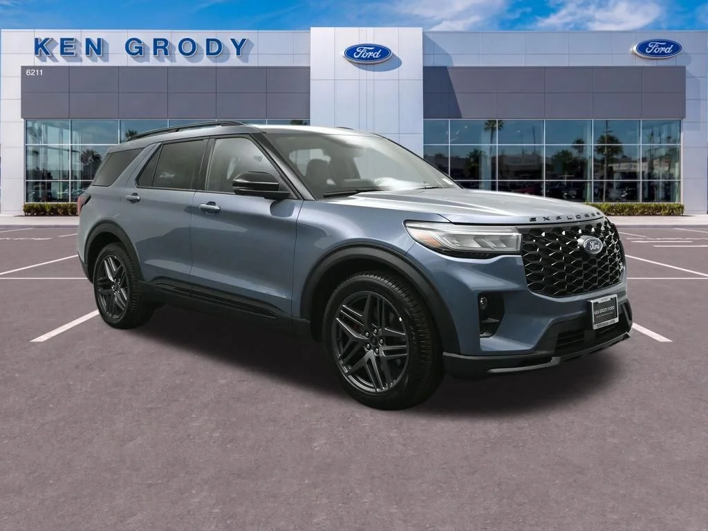 2026 Ford Explorer ST 4WD's photo
