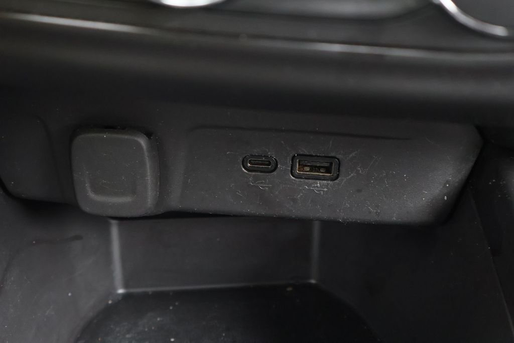 Used 2024 Green Chevrolet 1RS image 23