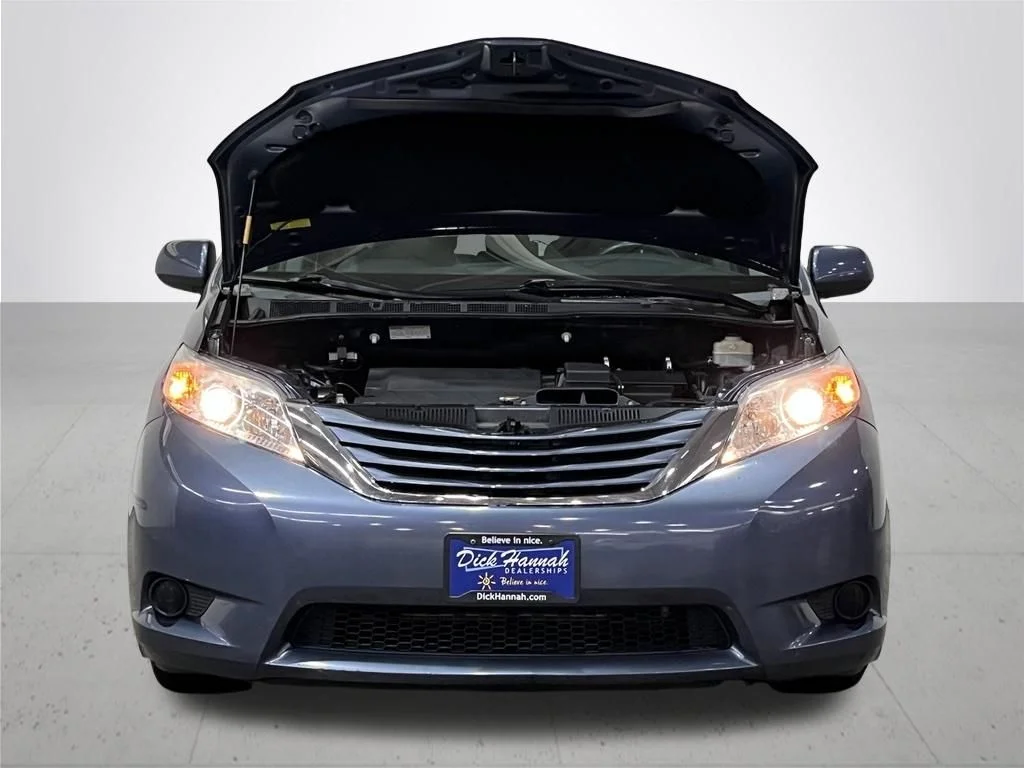 Used 2015 Blue Toyota LE image 5