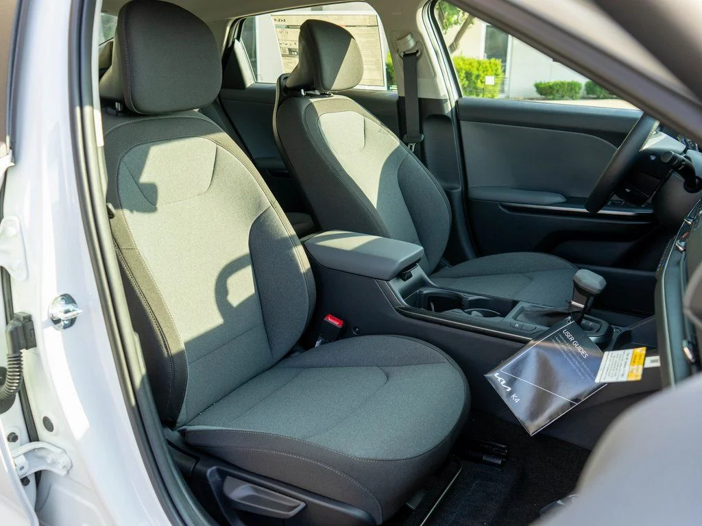2025 Kia K4 LX - Photo 9