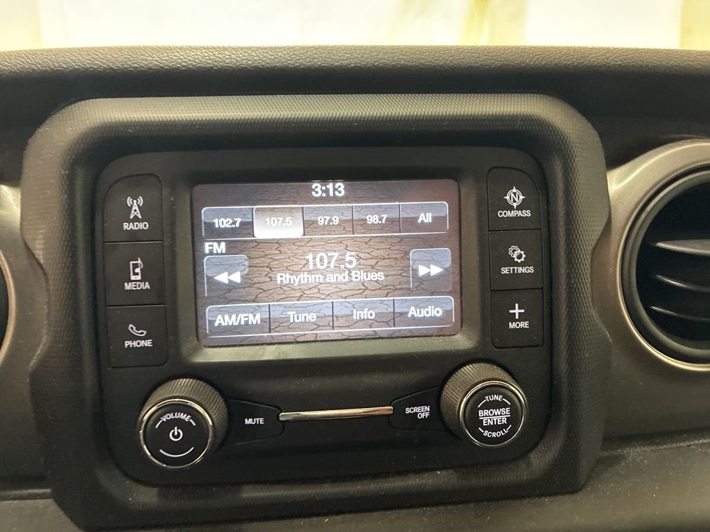 Used 2018 Black Jeep Unlimited Sport S image 13