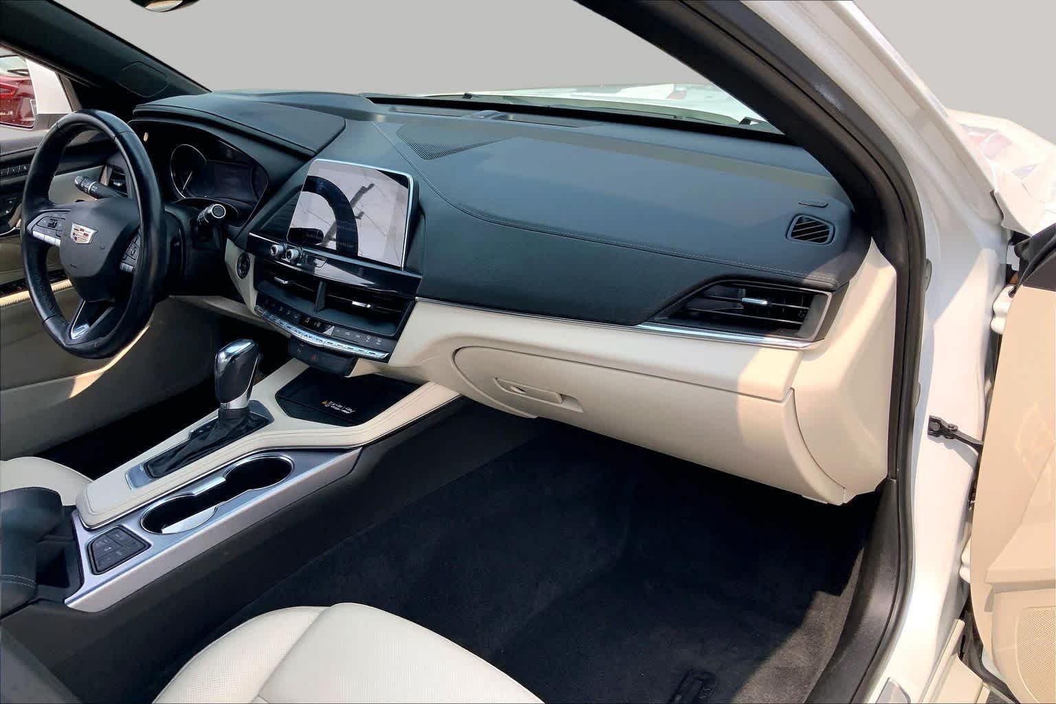 Used 2020 Crystal White Tricoat Cadillac Premium Luxury image 19
