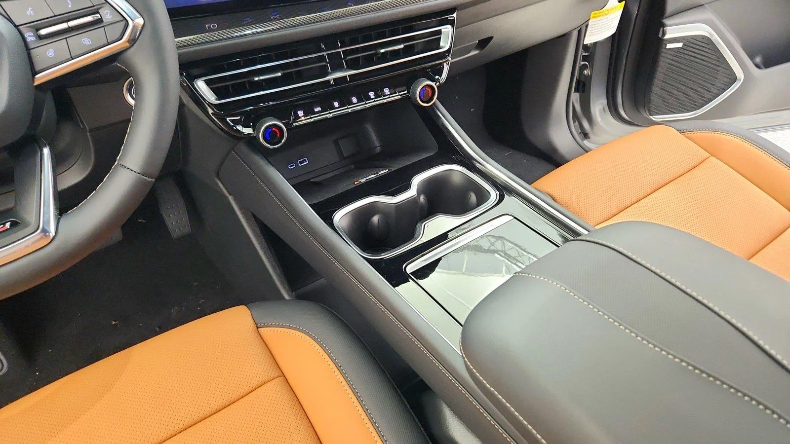 2027 Chevrolet Traverse Z71 - Photo 28