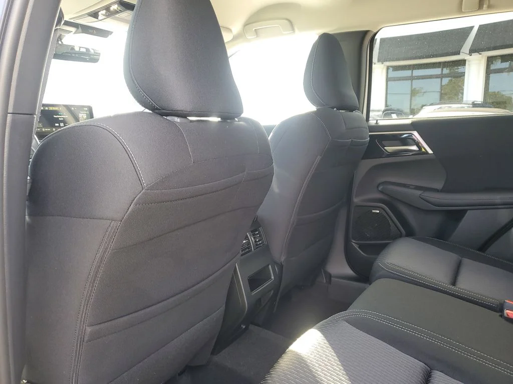 2026 Mitsubishi Outlander ES - Photo 14