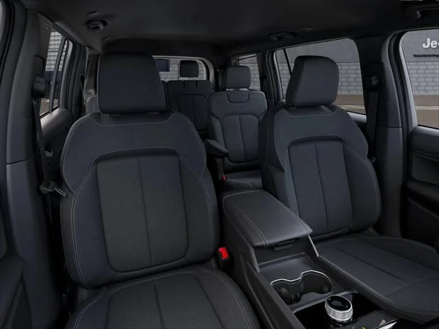 New 2026 Diamond Black Crystal Pearl-Coat Exterior Paint Jeep  image 42
