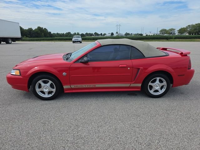 Used 2004 Torch Red Ford V6 image 10
