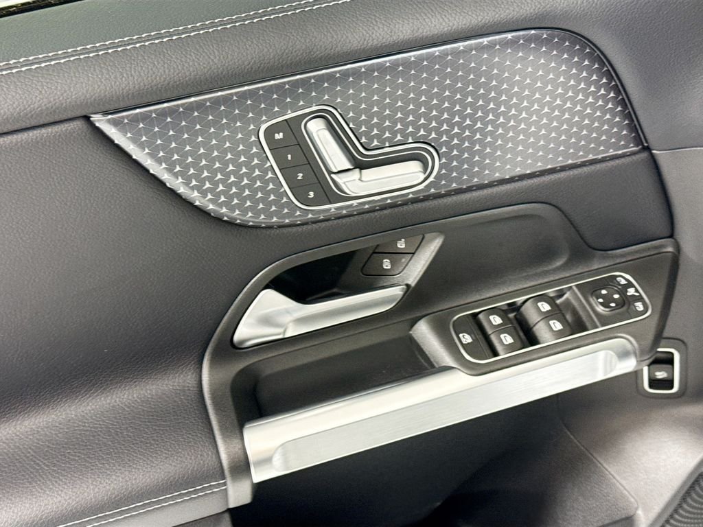 New 2026 Cirrus Silver Metallic Mercedes-Benz GLB 250 image 23