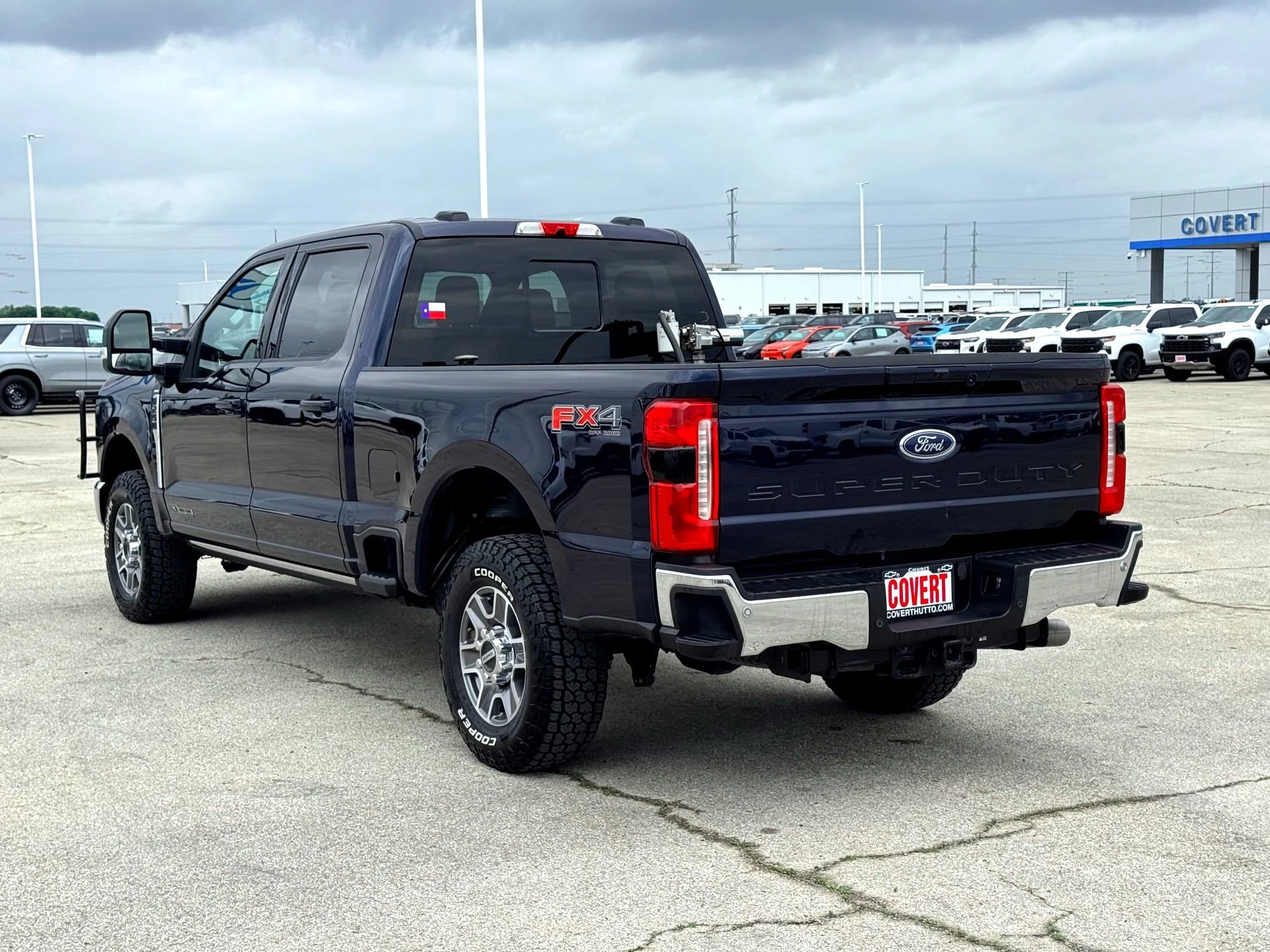 Used 2024  Ford Lariat image 9