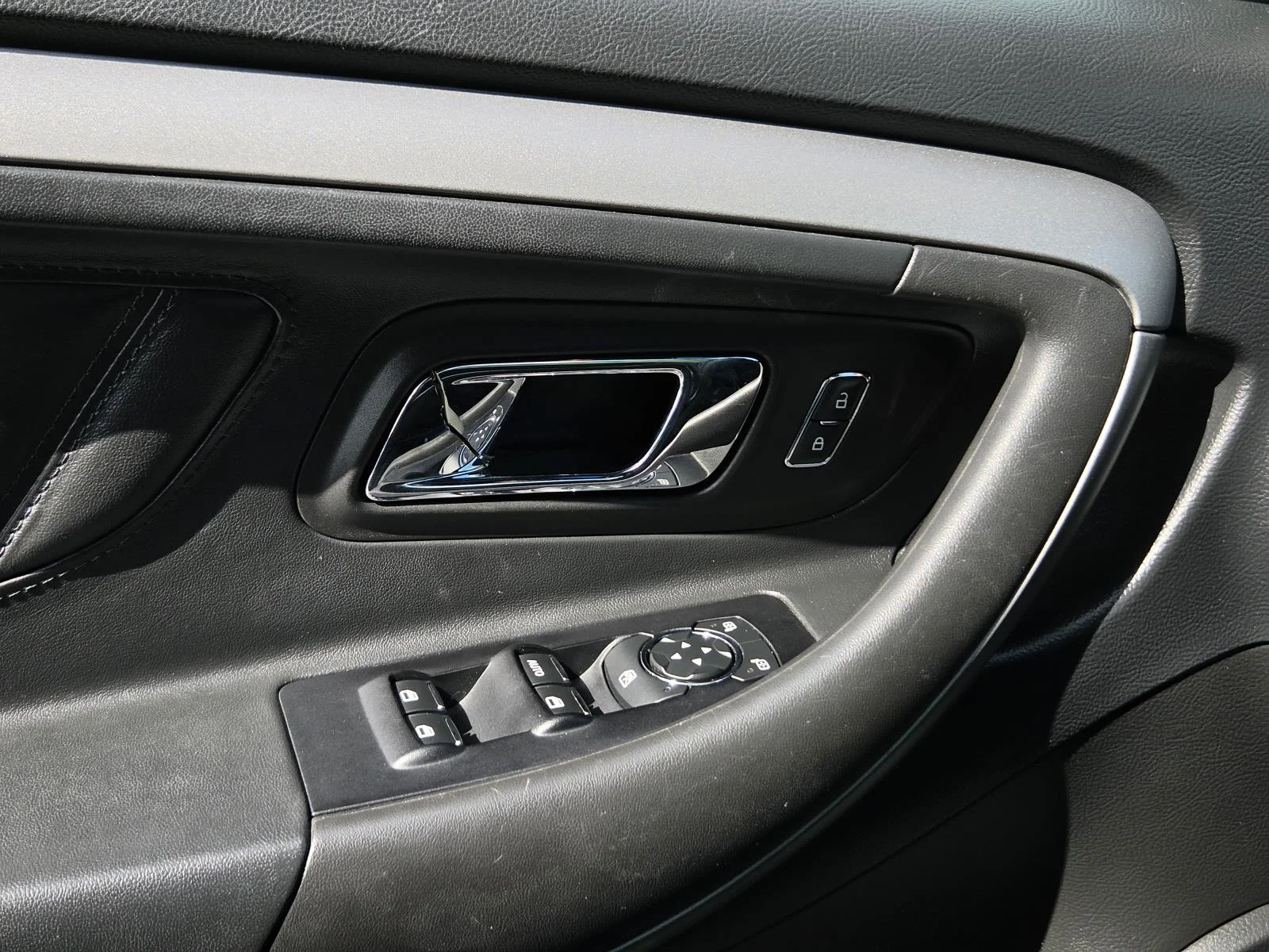 Used 2016 Blue Ford 4dr Sdn SEL FWD image 27