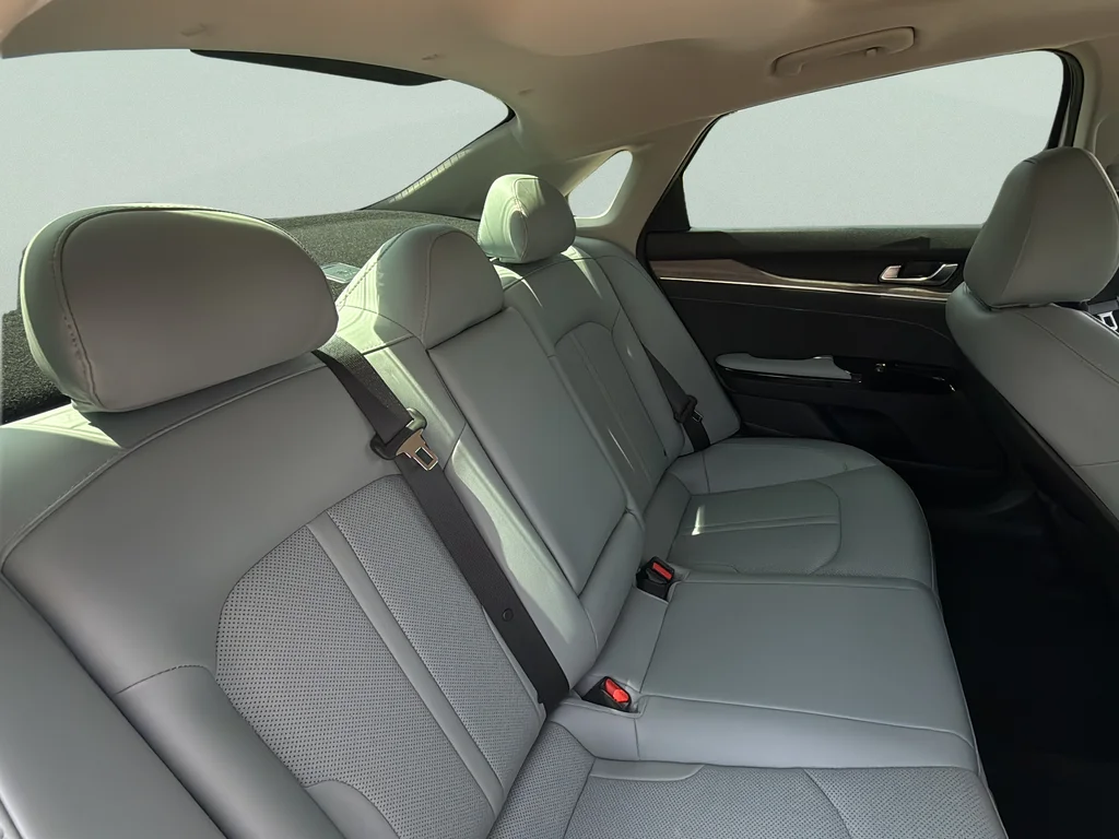 Certified Used 2023 Glacial White Pearl Kia EX image 22