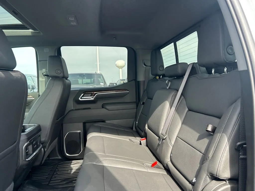 New 2026 Sterling Metallic GMC Elevation image 36