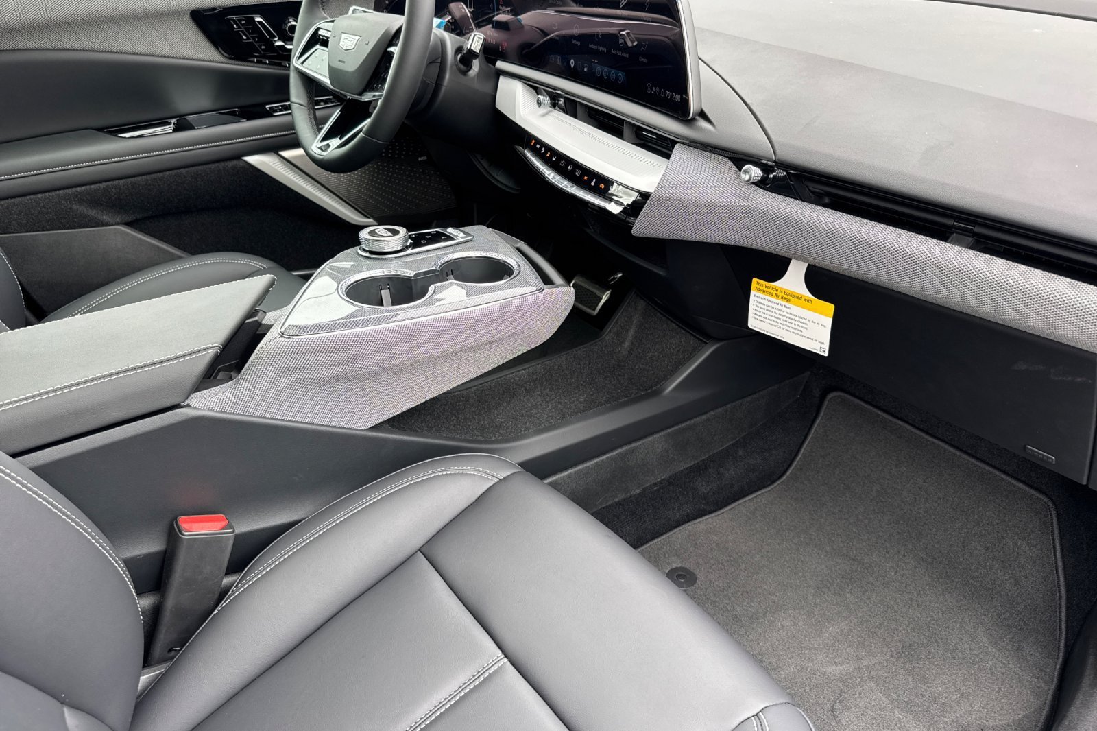 New 2027 Vibrant White Tricoat Cadillac Sport image 16