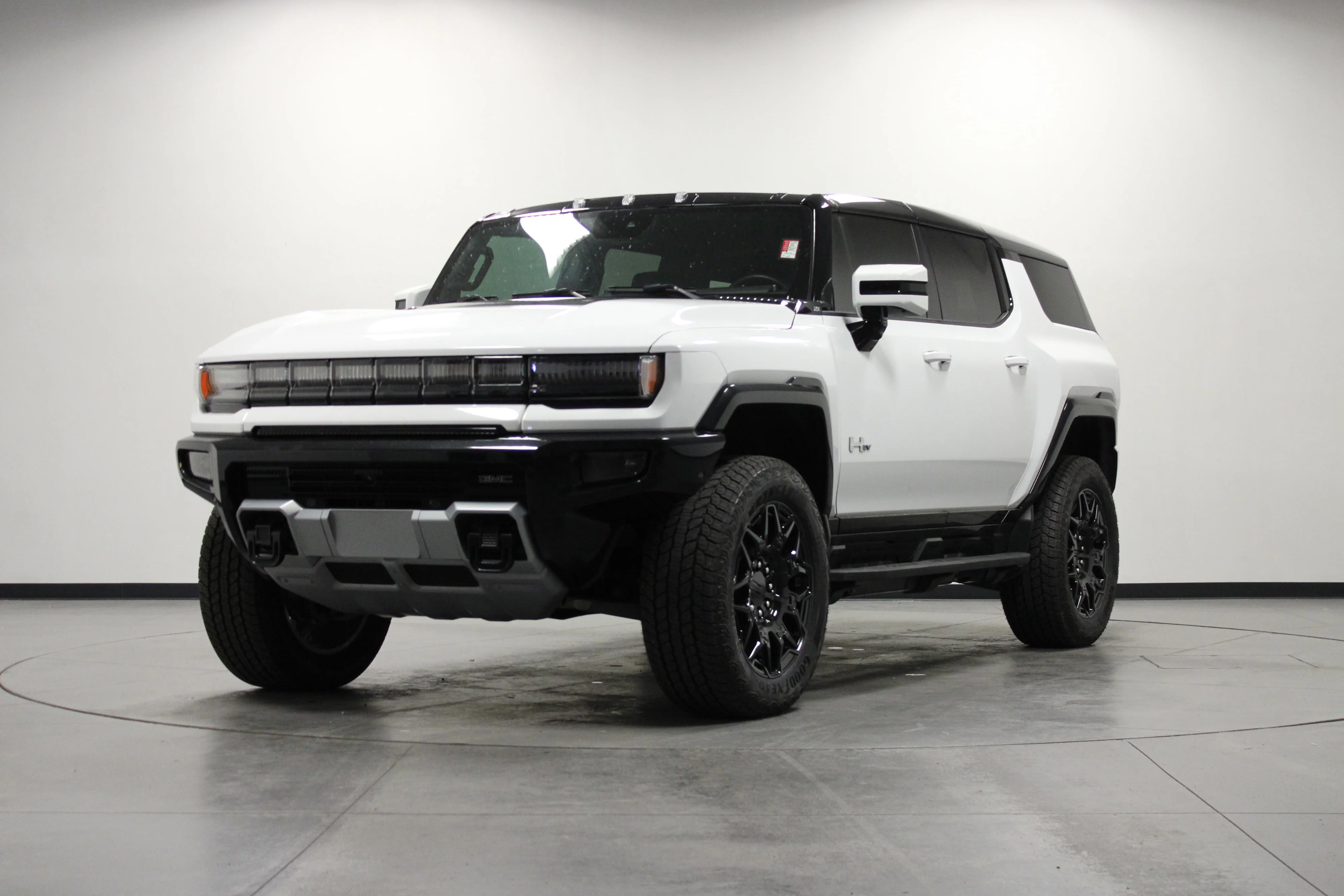 Used 2025 Interstellar White GMC 3X image 8